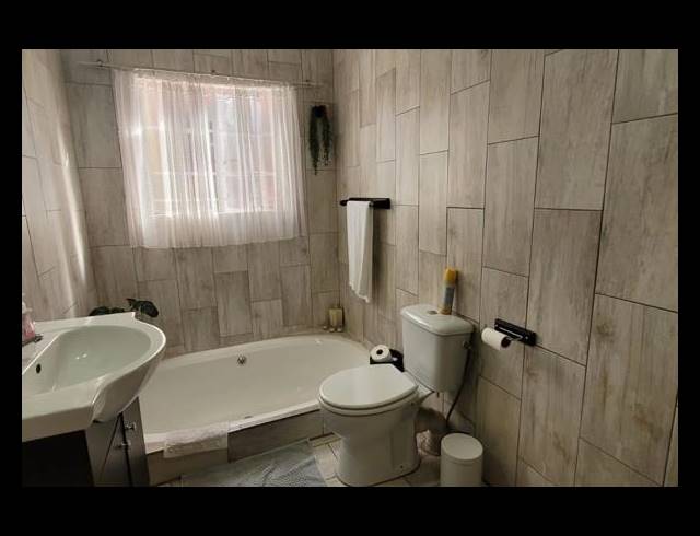 4 BEDROOM FREESTANDING FOR SALE IN ELANDSHAVEN